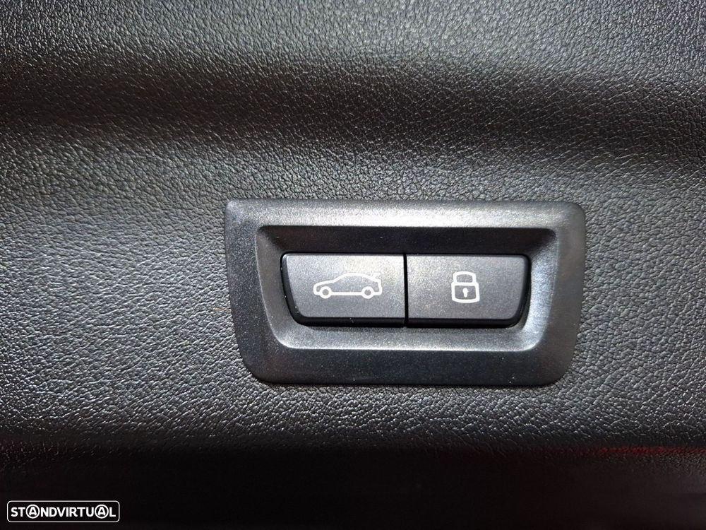BMW iX1 eDrive20 - 26