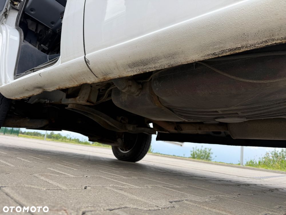 Mercedes-Benz 308 - 14