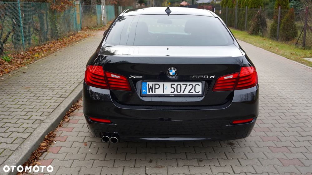 BMW Seria 5 520d xDrive - 24