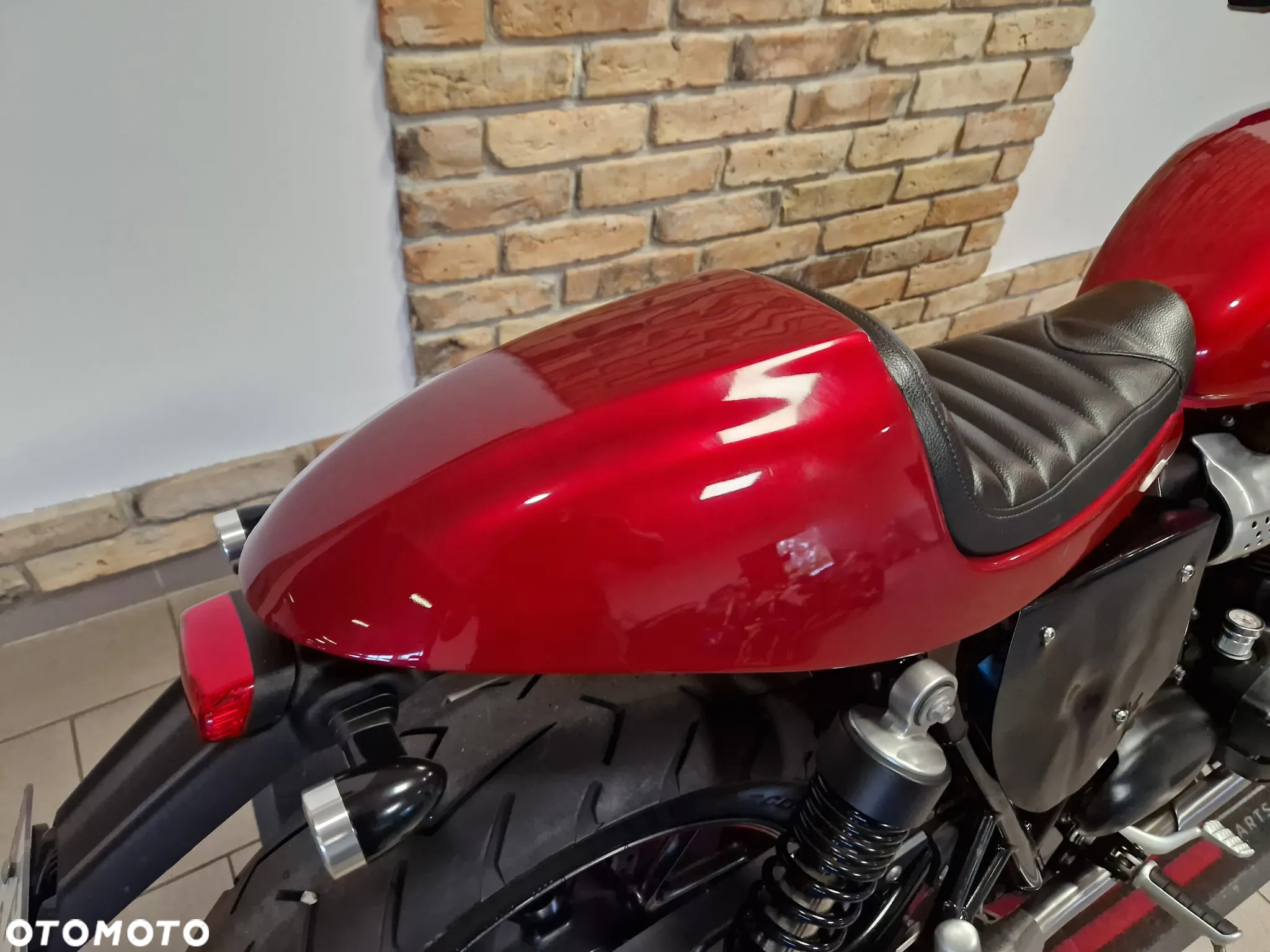 Triumph Street Twin - 24