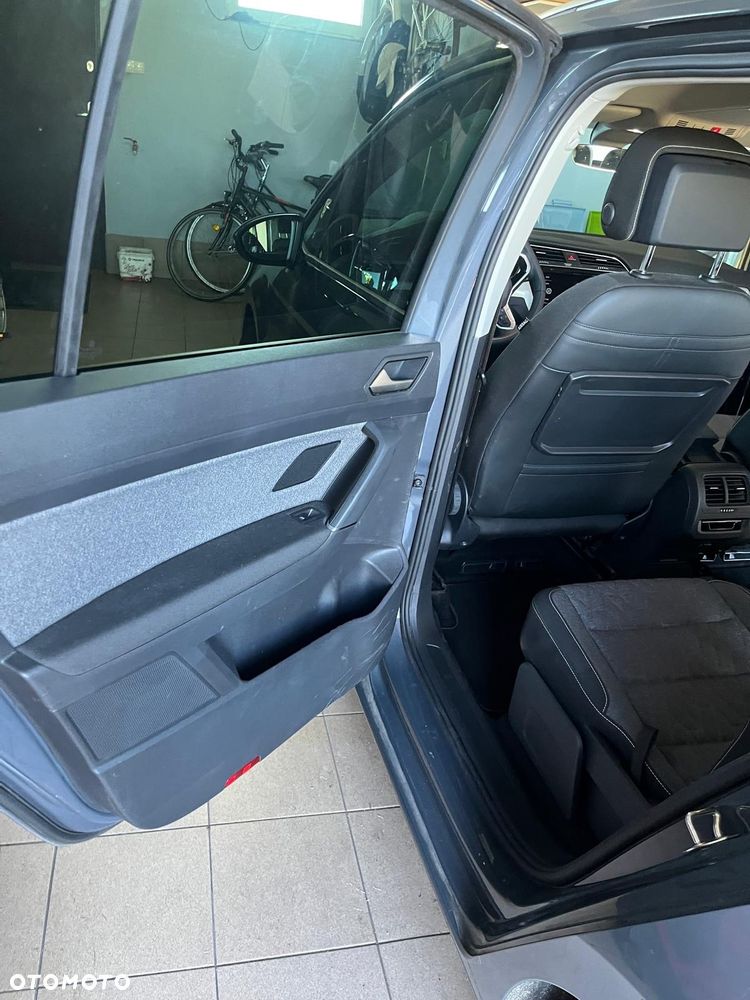 Volkswagen Touran - 11