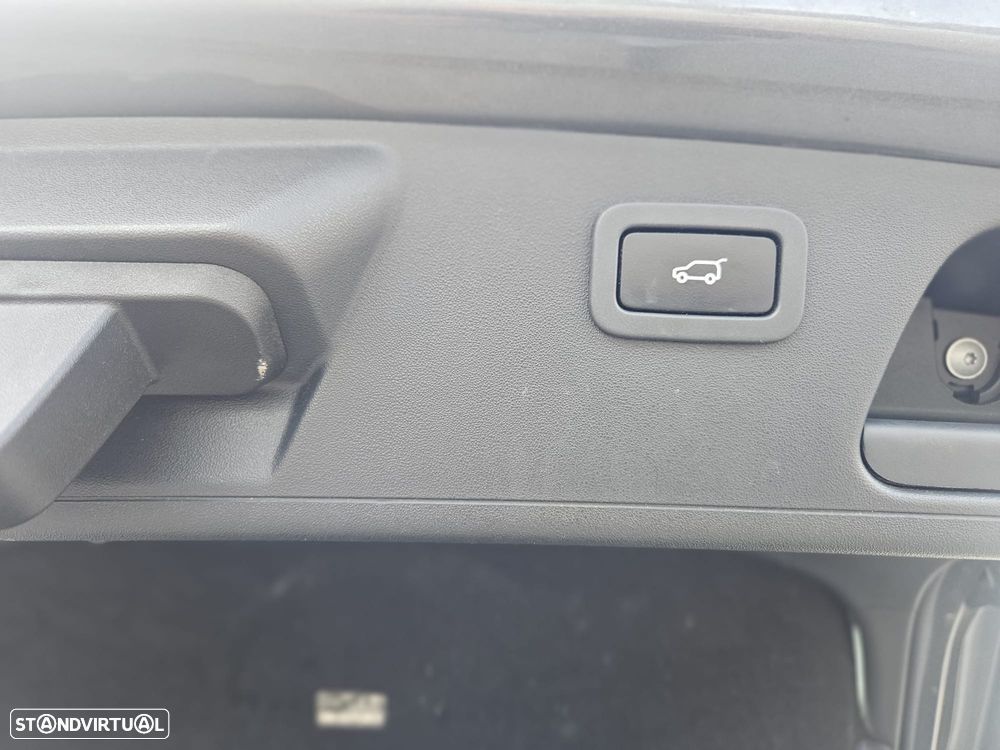 Jaguar E-Pace 2.0 i4D S - 24