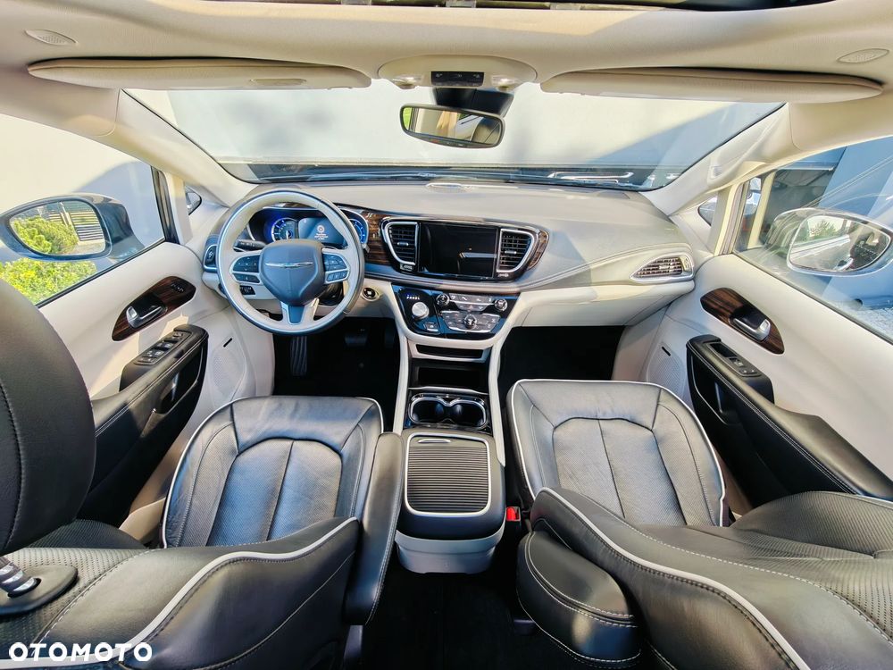 Chrysler Pacifica - 23