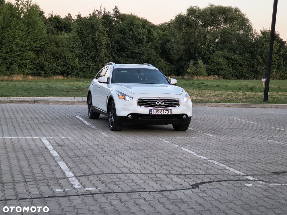 Infiniti QX70 - 4