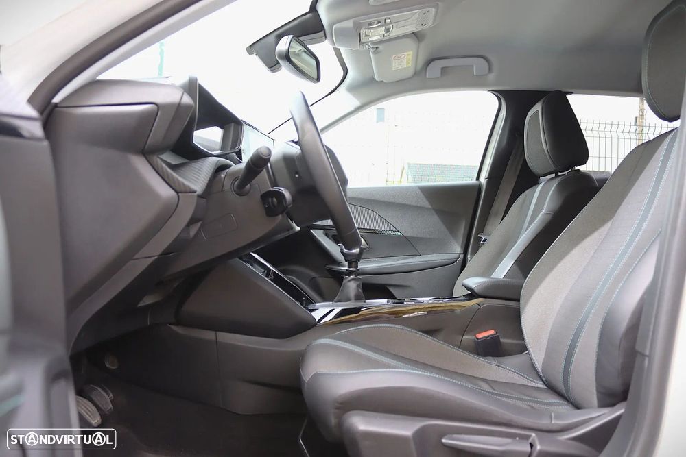 Peugeot 2008 1.2 PureTech Allure - 26