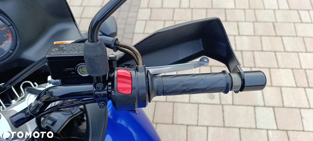 Suzuki V-STROM - 12