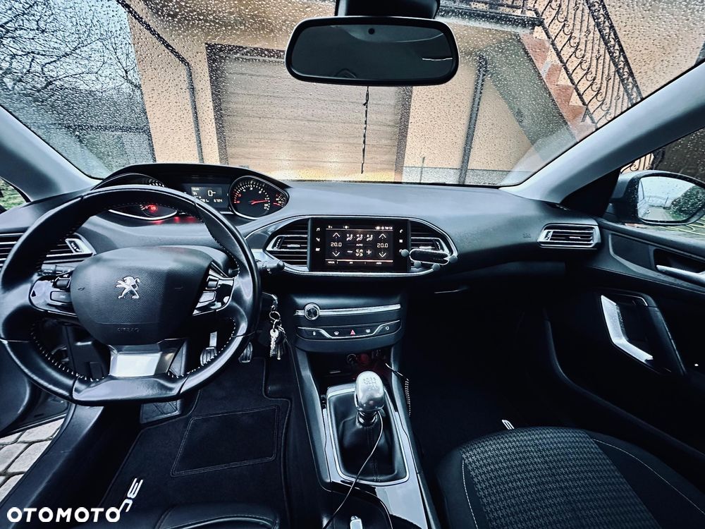 Peugeot 308 1.6 BlueHDi Allure S&S - 12