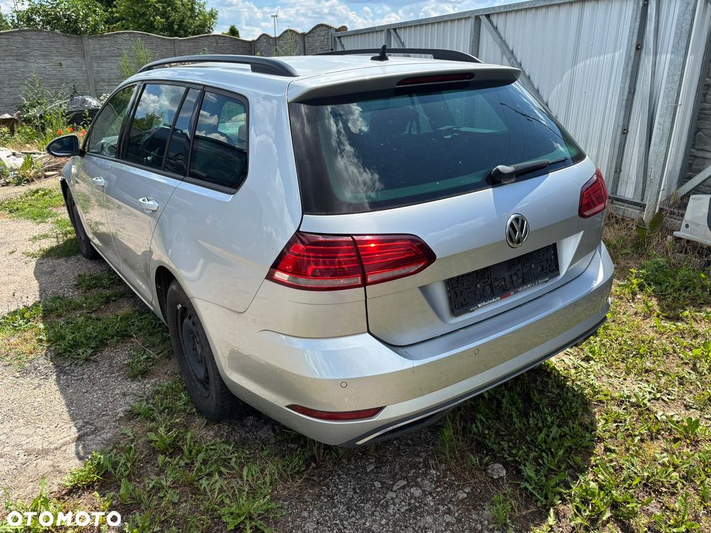 Volkswagen Golf - 11