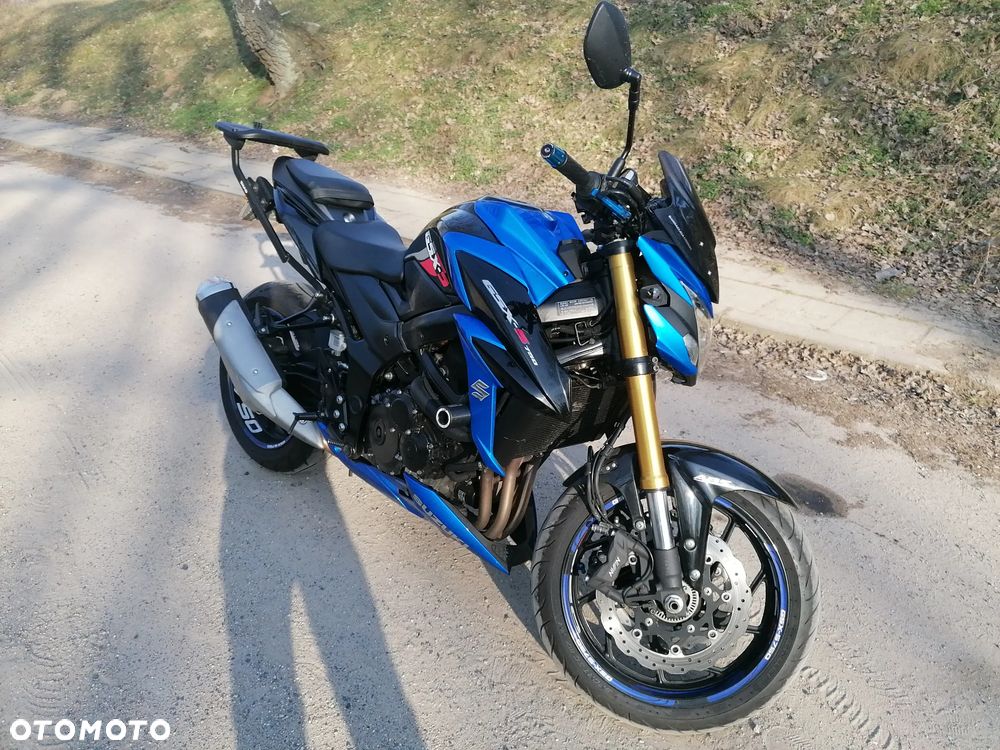 Suzuki GSX - 3