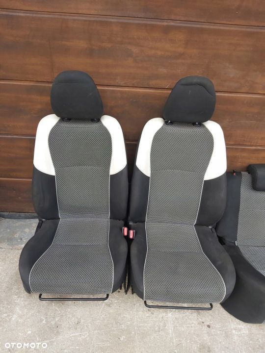 Toyota Yaris III fotel lewy prawy przód kanapa tył - 2
