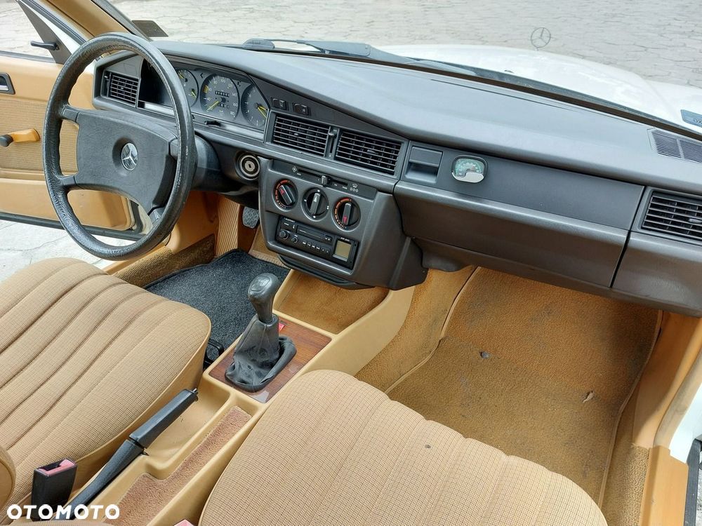 Mercedes-Benz W201 (190) - 16