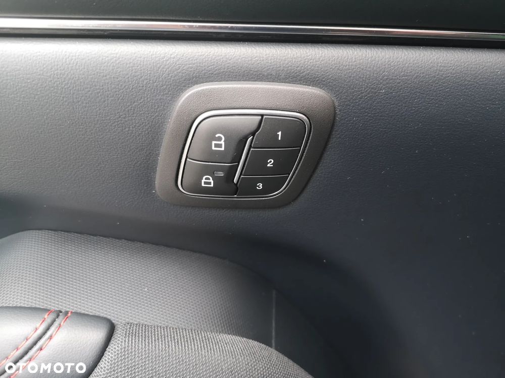 Ford Mustang Mach-E AWD - 21