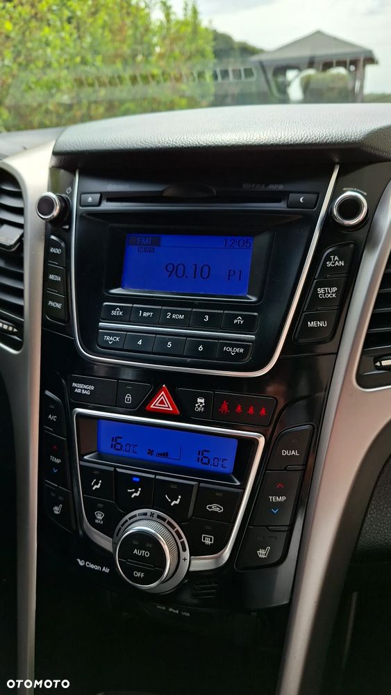 Hyundai i30 Kombi 1.6 GDi DCT Premium - 24