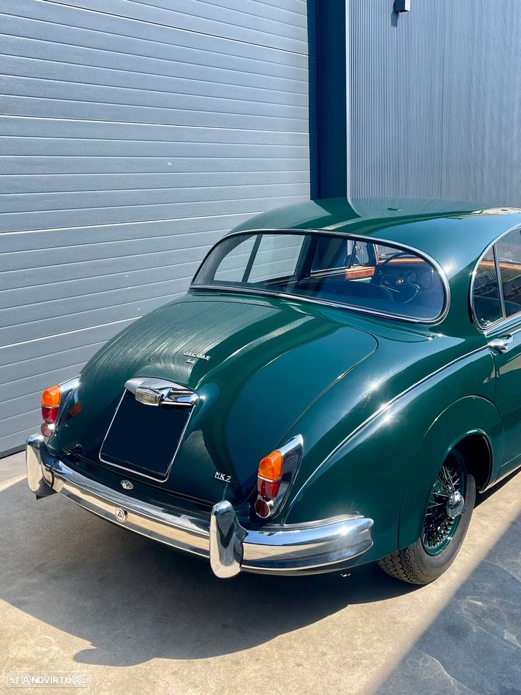 Jaguar MK II - 7