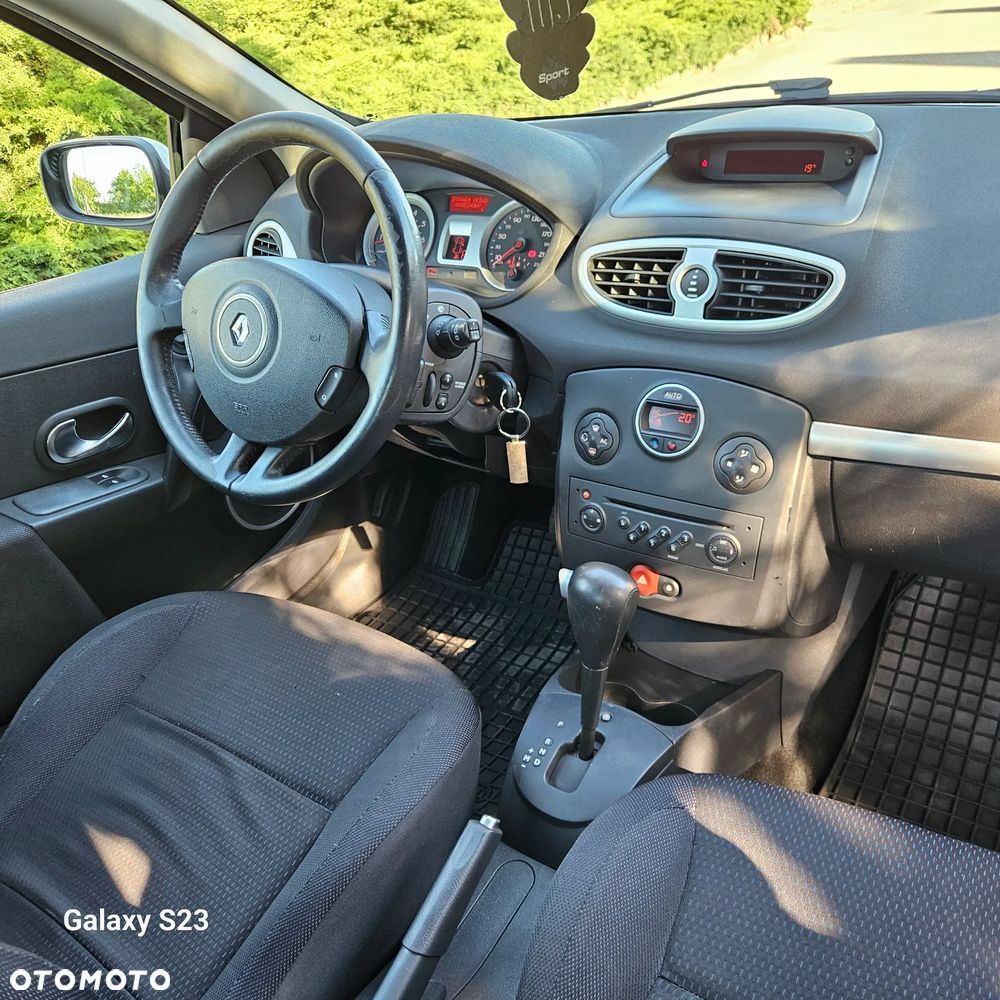 Renault Clio 1.6 Confort Privilege - 21
