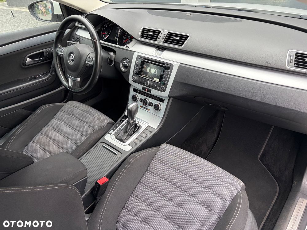 Volkswagen Passat - 14
