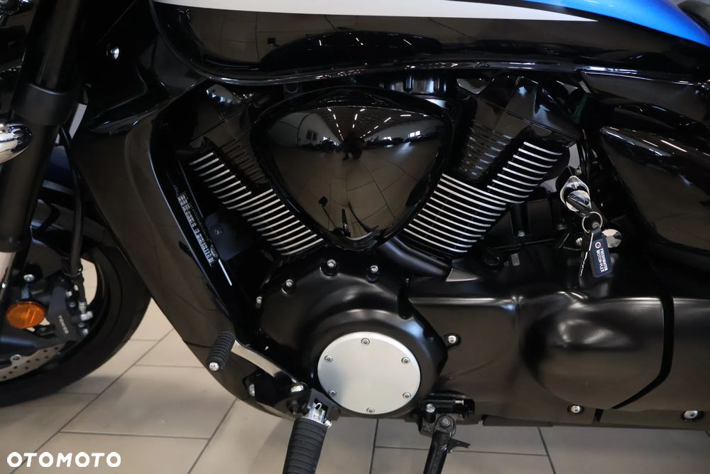 Suzuki Intruder - 18