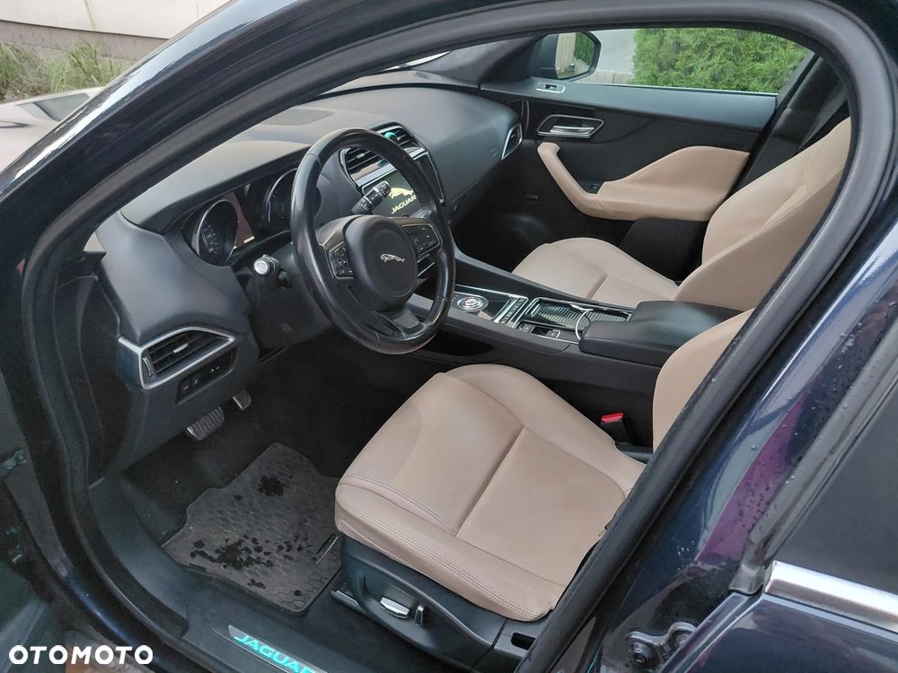 Jaguar F-Pace 2.0 i4P AWD Prestige - 9