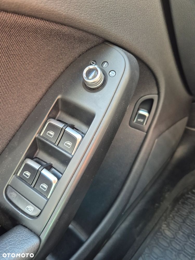 Audi A4 Avant 2.0 TDI DPF clean diesel multitronic Ambiente - 11