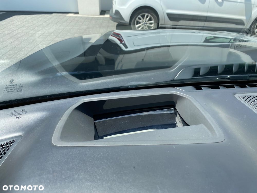 BMW Seria 7 745e sport - 33