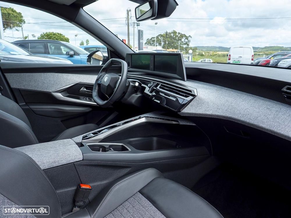 Peugeot E-5008 210 Allure Business - 21