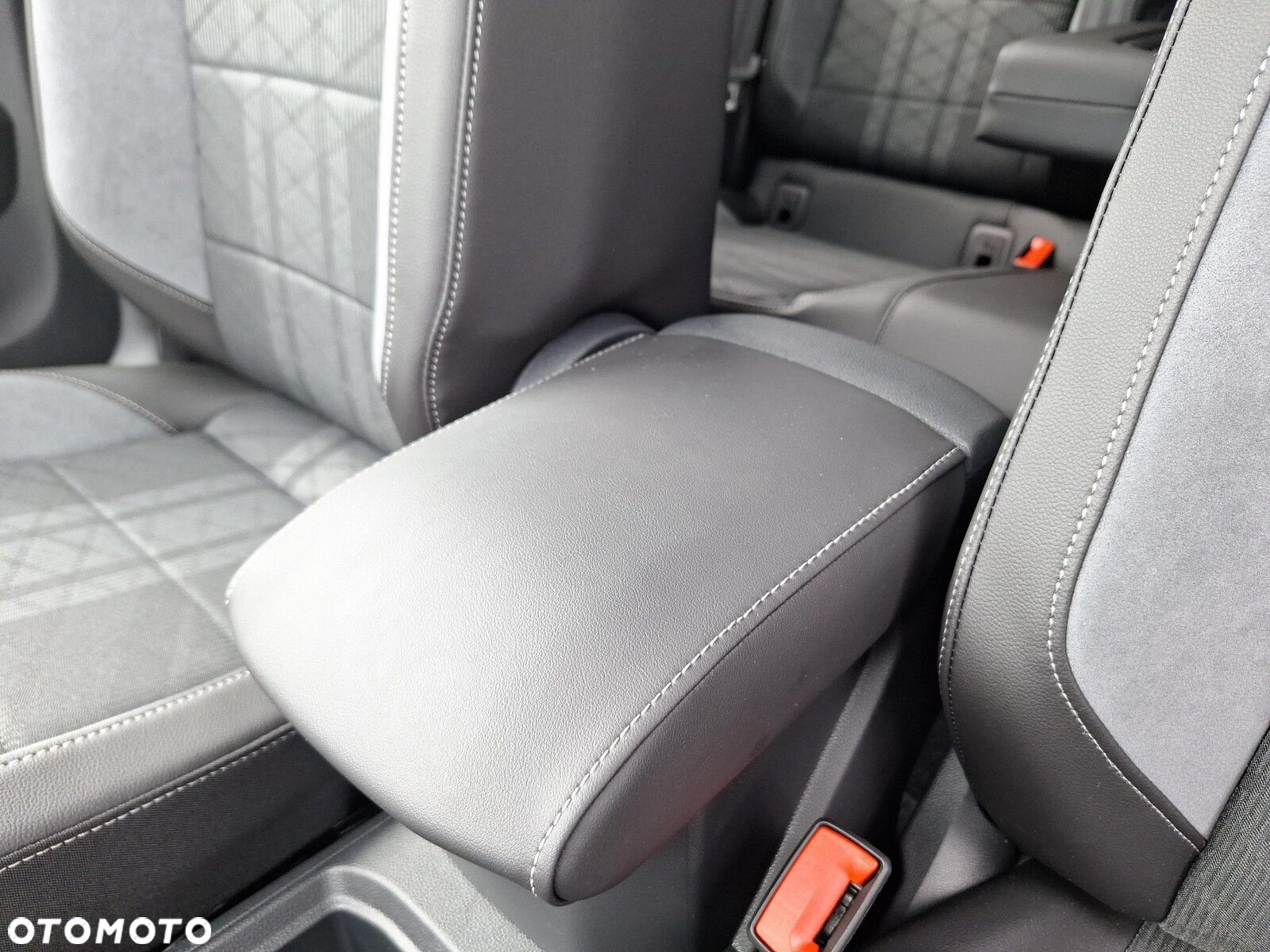 Volkswagen T-Roc 1.5 TSI R-Line Plus DSG - 28