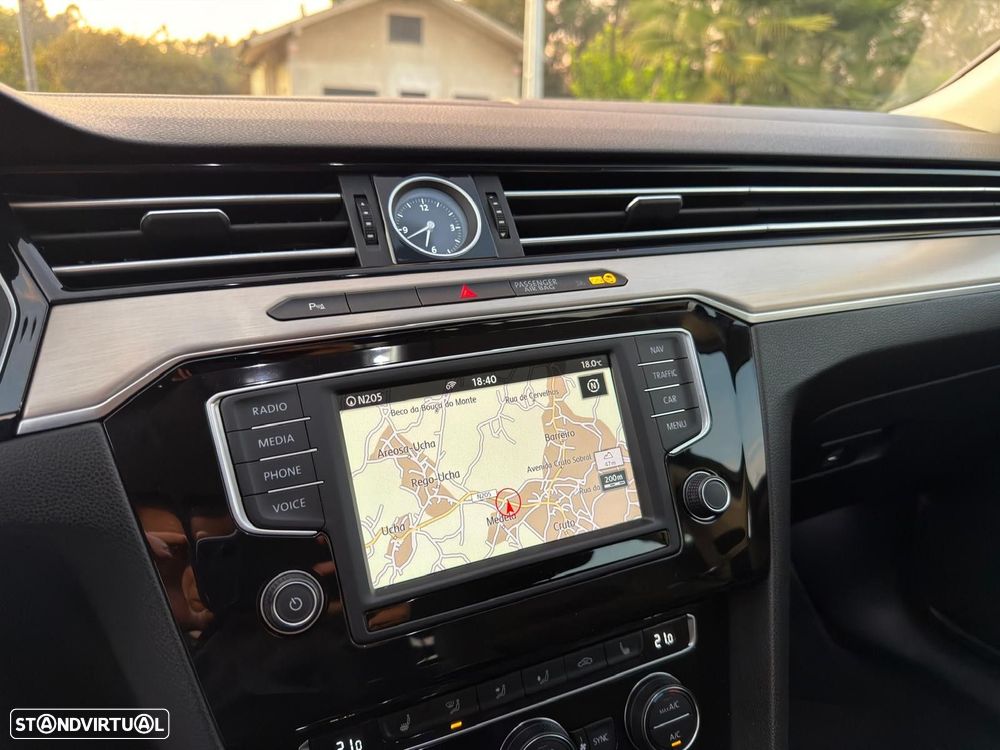 VW Passat Variant 2.0 TDi Highline - 27