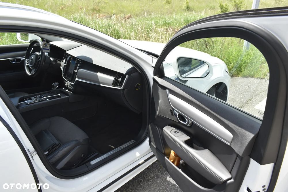 Volvo V90 D4 Momentum Pro - 20