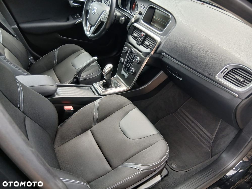 Volvo V40 D2 - 35