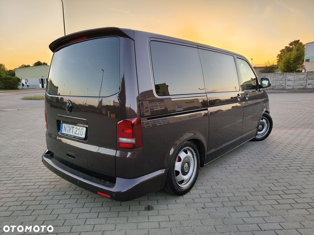 Volkswagen Multivan - 23