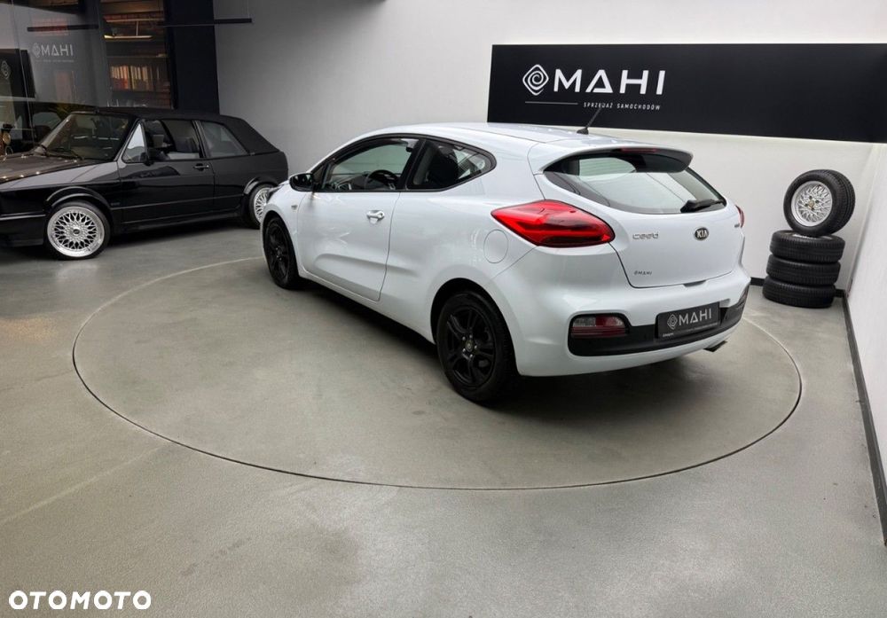Kia Ceed - 9