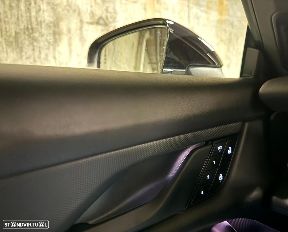 Porsche Taycan Cross Turismo - 42