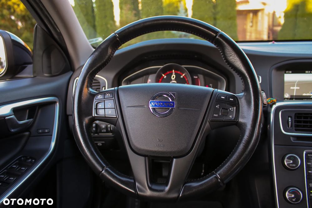 Volvo V60 D3 Summum - 35