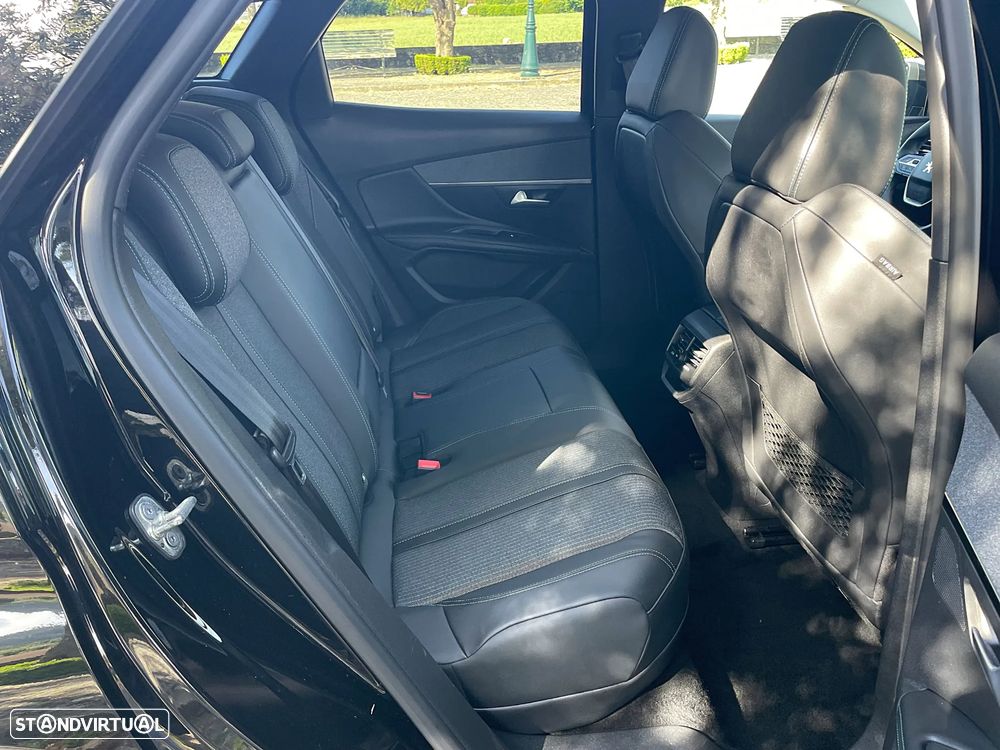 Peugeot 3008 1.6 Hybrid Allure Pack e-EAT8 - 24