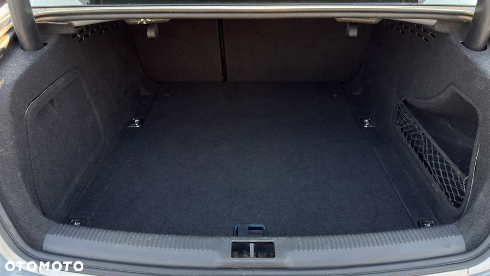 Audi A4 Limousine - 18