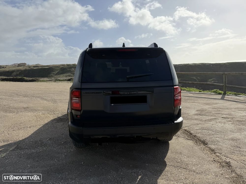 Toyota Land Cruiser - 6