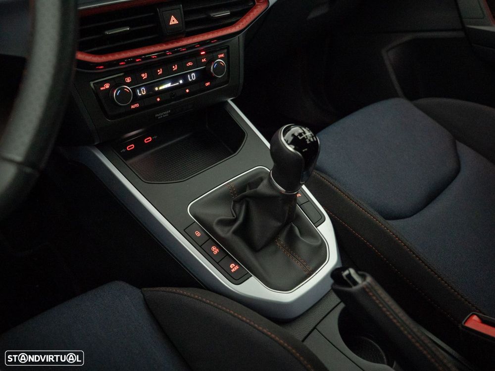 SEAT Arona 1.0 TSI FR - 24