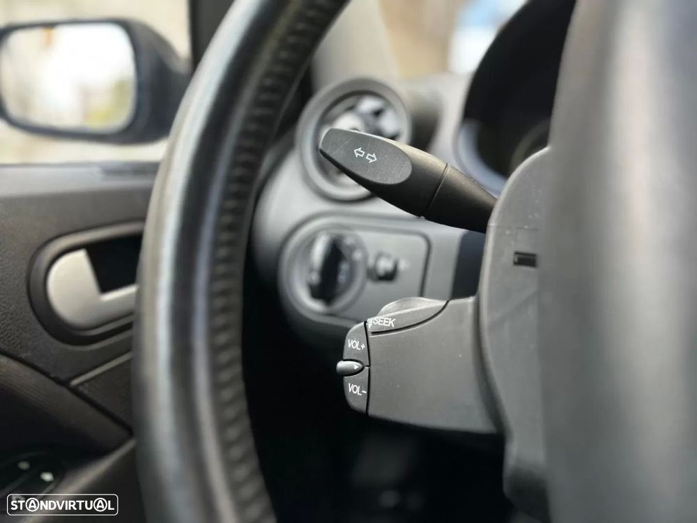 Ford Fiesta 1.25 Ghia - 19