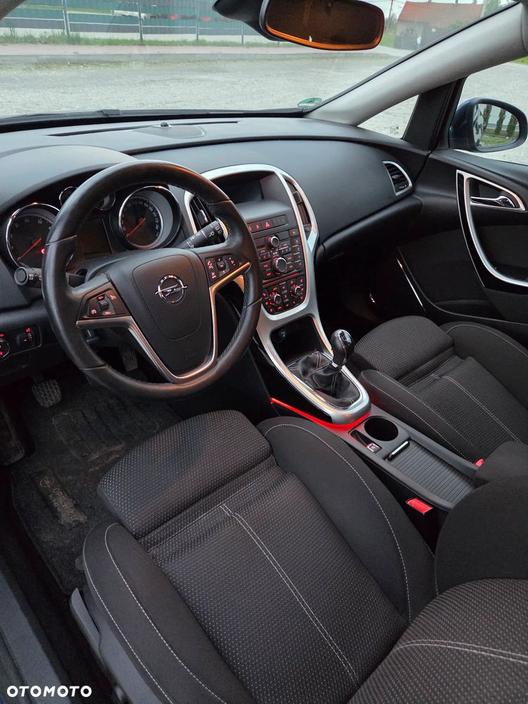 Opel Astra 1.6 Turbo Sport - 26