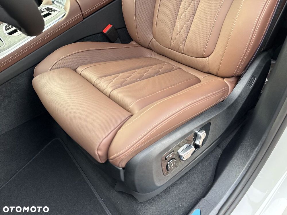 BMW X7 - 14