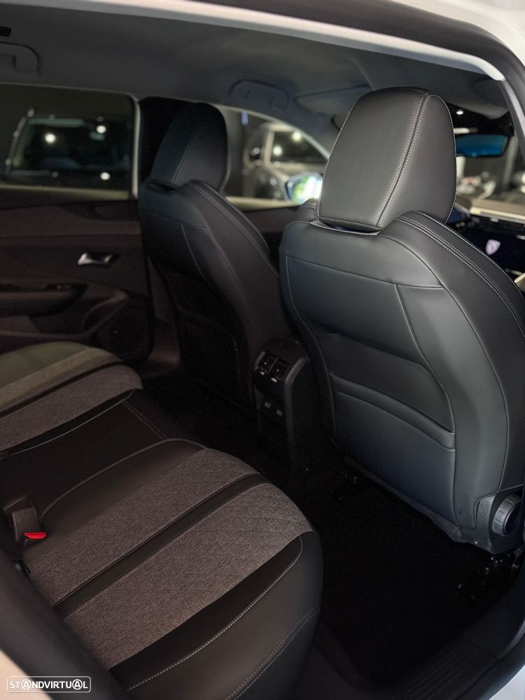 Peugeot 408 1.2 PureTech Allure Pack EAT8 - 51