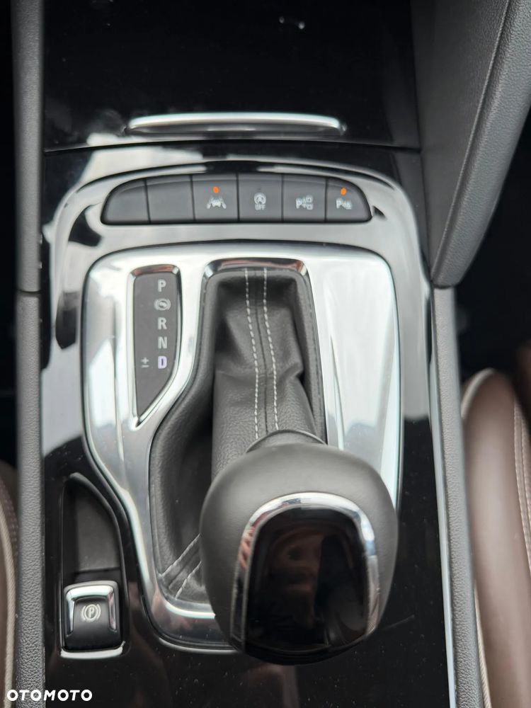 Opel Insignia ver-1-5-di-turbo - 32