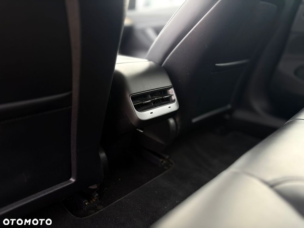 Tesla Model 3 Langstreckenbatterie Allradantrieb Dual Motor - 32