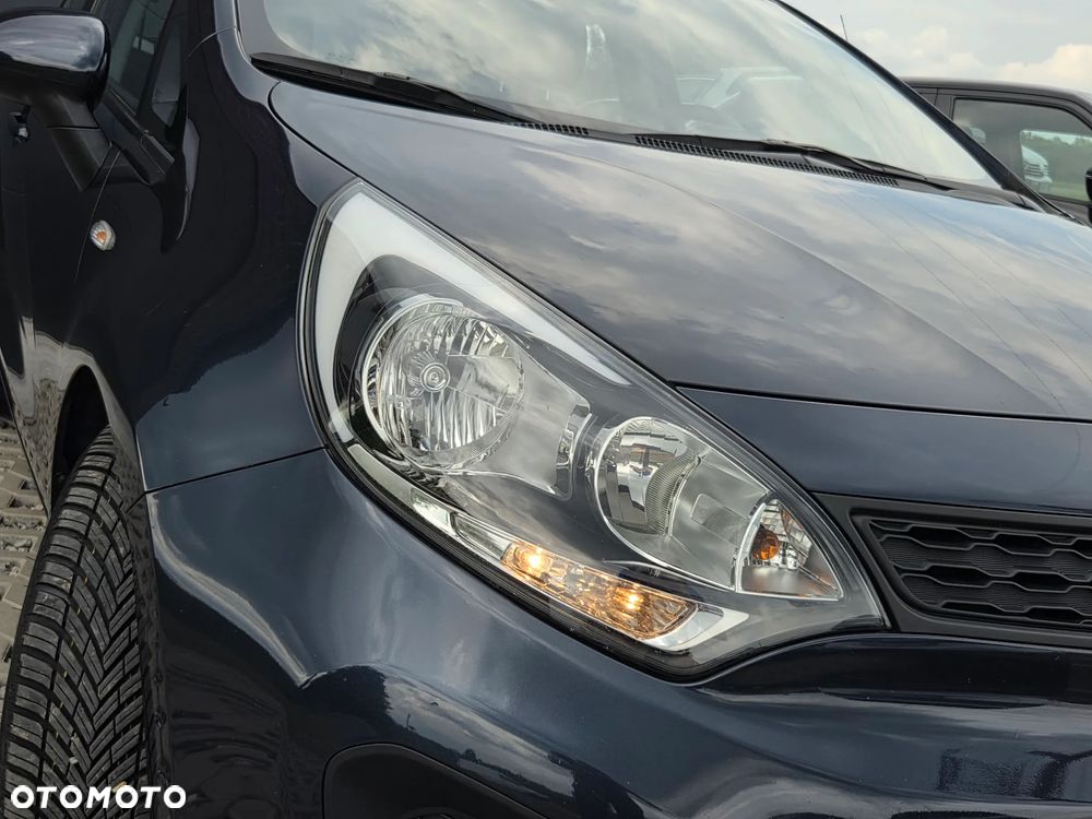 Kia Rio - 11