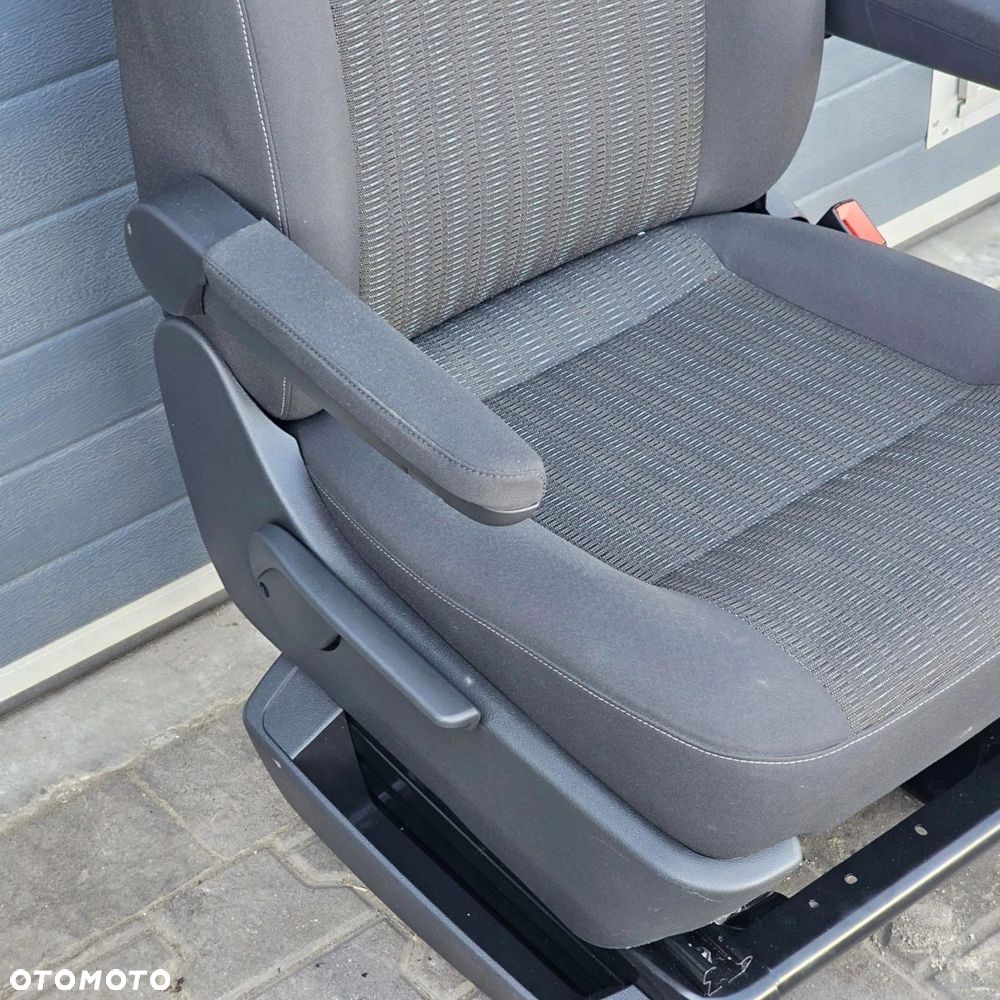 VW T6 fotel pasażera podłokietnik przód PANDU - 2