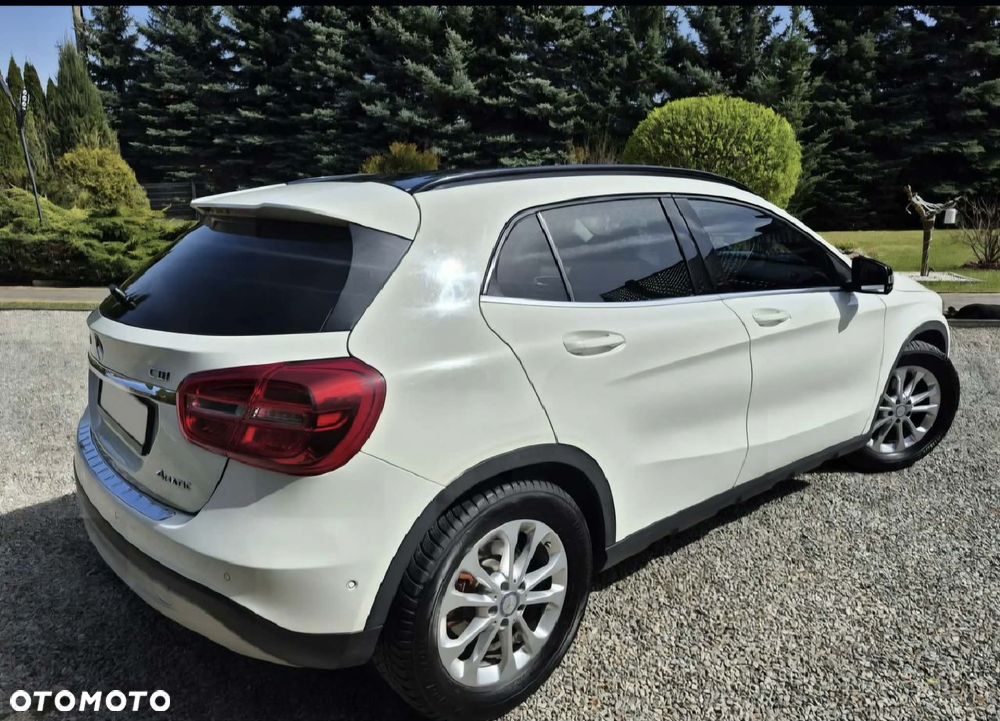 Mercedes-Benz GLA - 3