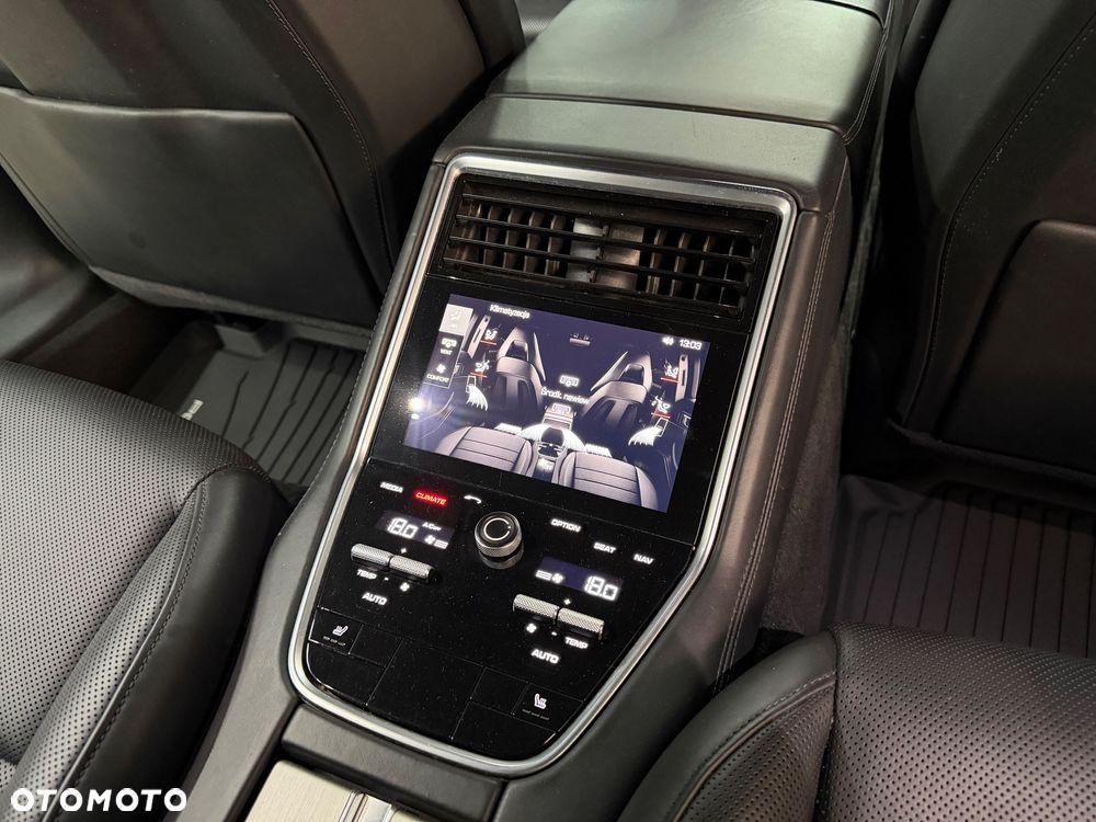 Porsche Panamera Turbo - 37