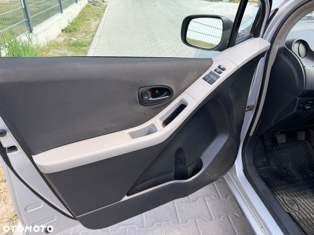 Toyota Yaris 1.3 Luna - 9
