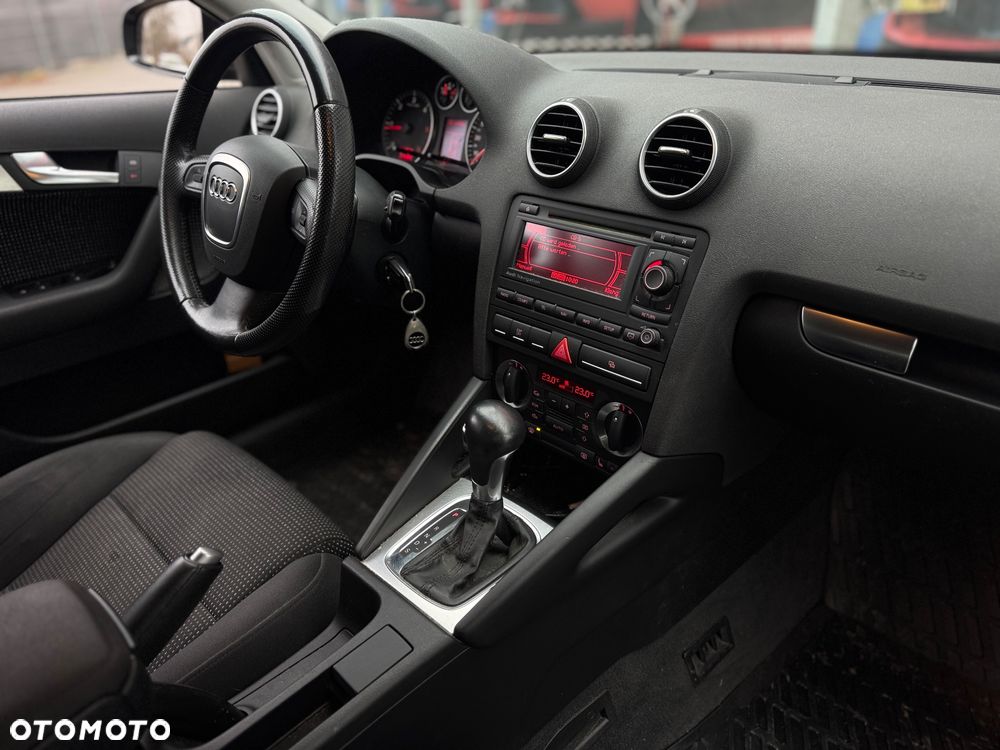 Audi A3 Sportback 2.0 TDI DPF S tronic Ambition - 4