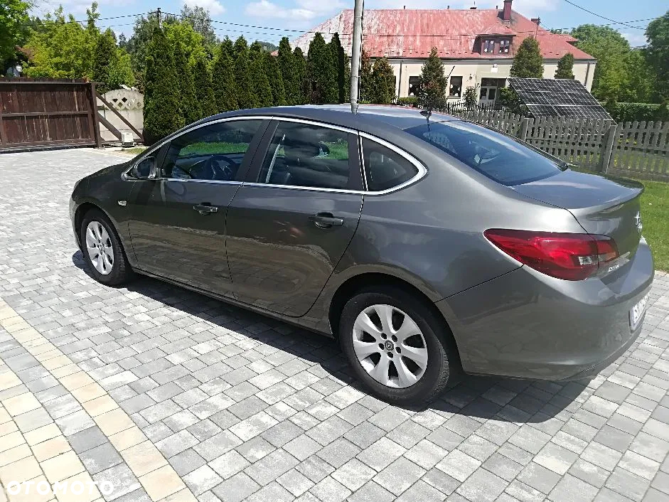 Opel Astra IV 1.4 T Business EU6 - 8